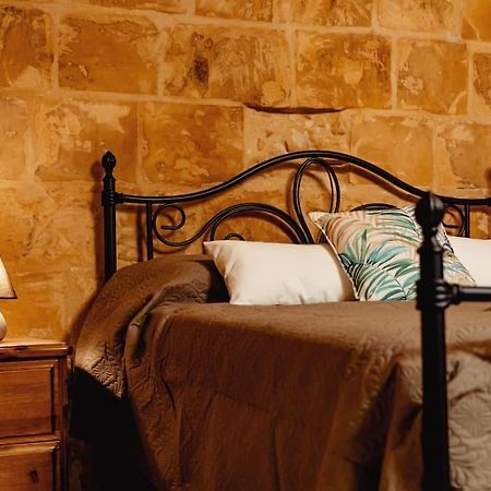 Enchanting 2Bdr Townhouse In Valletta Centre! Luaran gambar