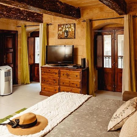 Enchanting 2Bdr Townhouse In Valletta Centre! Luaran gambar