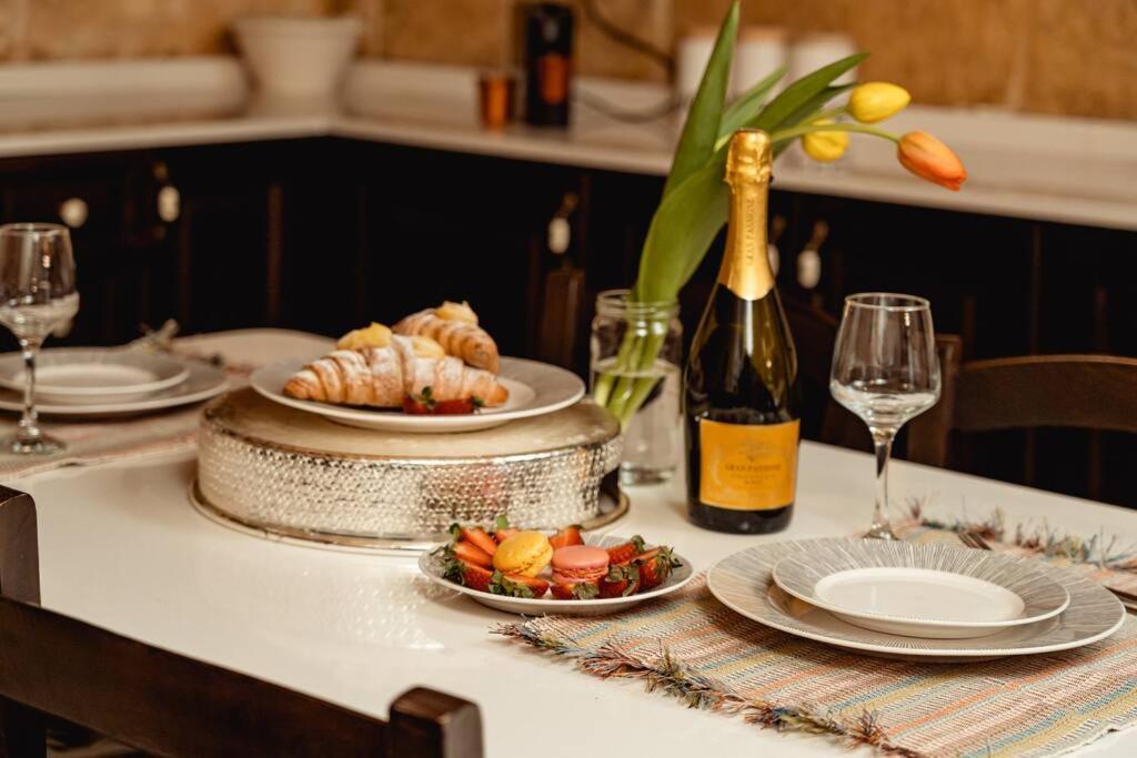 Enchanting 2Bdr Townhouse In Valletta Centre! Luaran gambar