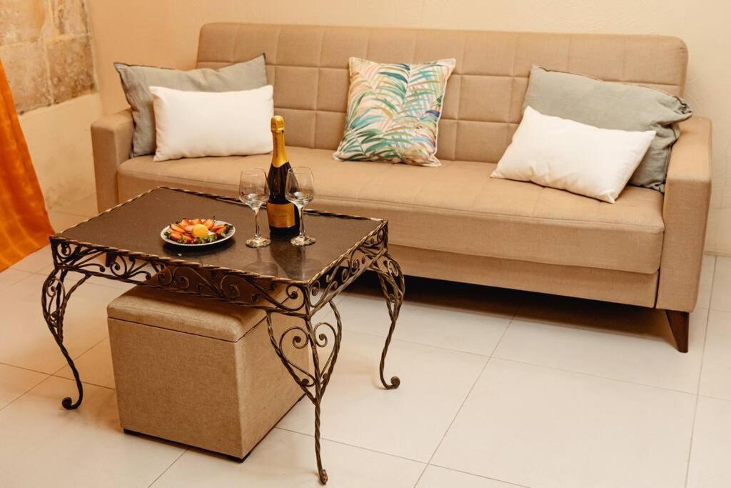 Enchanting 2Bdr Townhouse In Valletta Centre! Luaran gambar