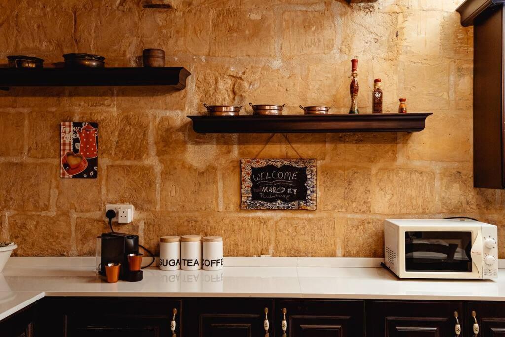 Enchanting 2Bdr Townhouse In Valletta Centre! Luaran gambar