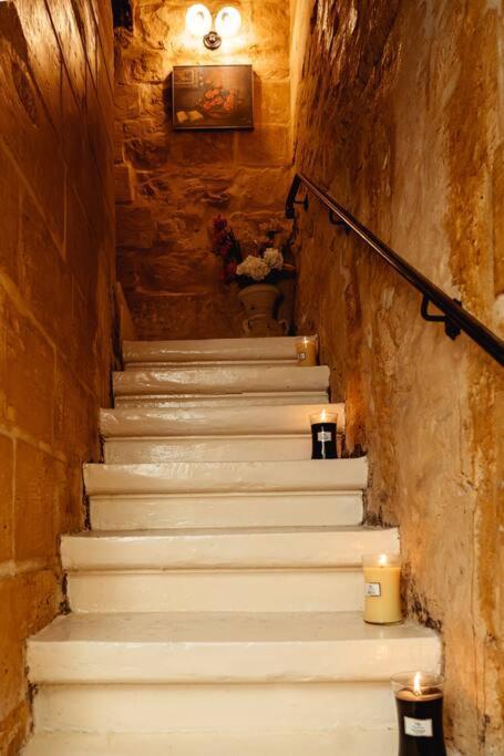 Enchanting 2Bdr Townhouse In Valletta Centre! Luaran gambar
