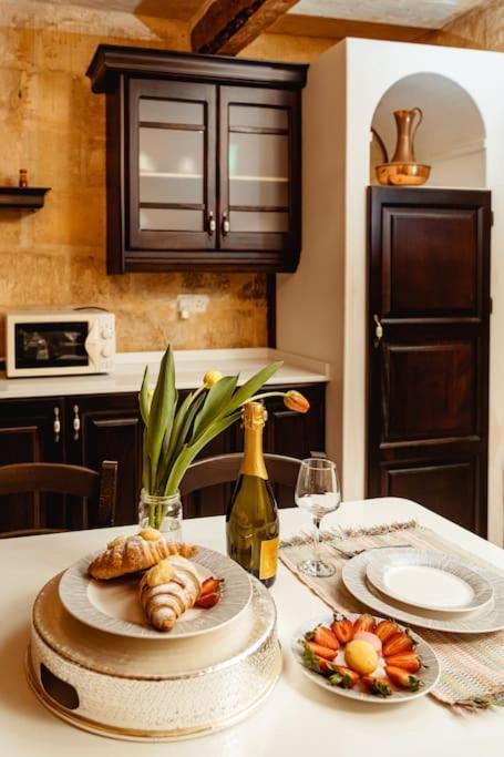 Enchanting 2Bdr Townhouse In Valletta Centre! Luaran gambar