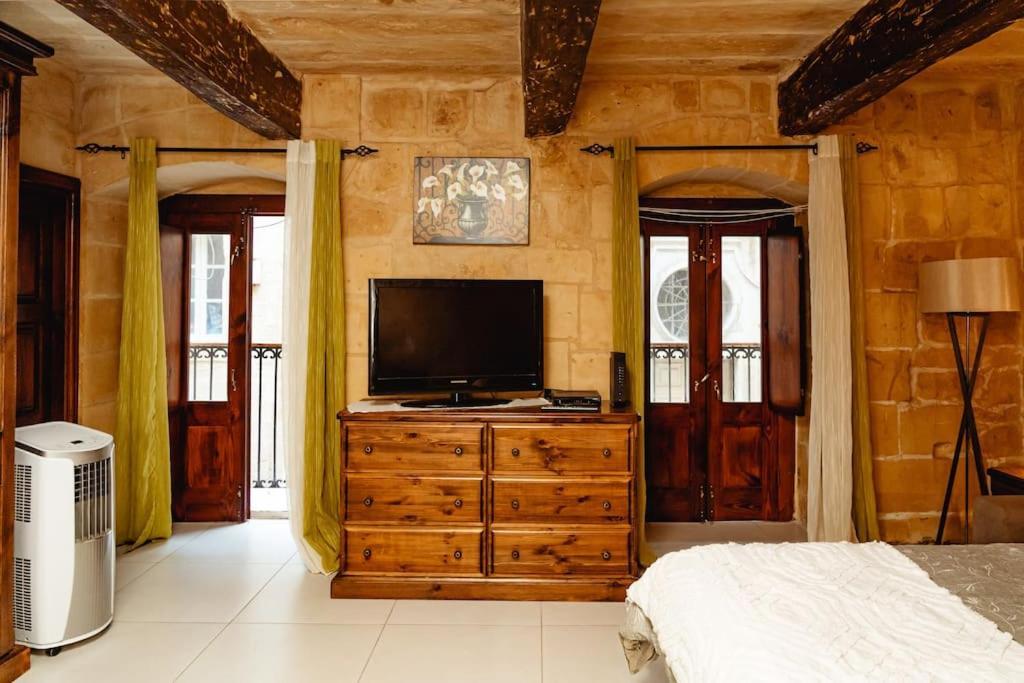 Enchanting 2Bdr Townhouse In Valletta Centre! Luaran gambar