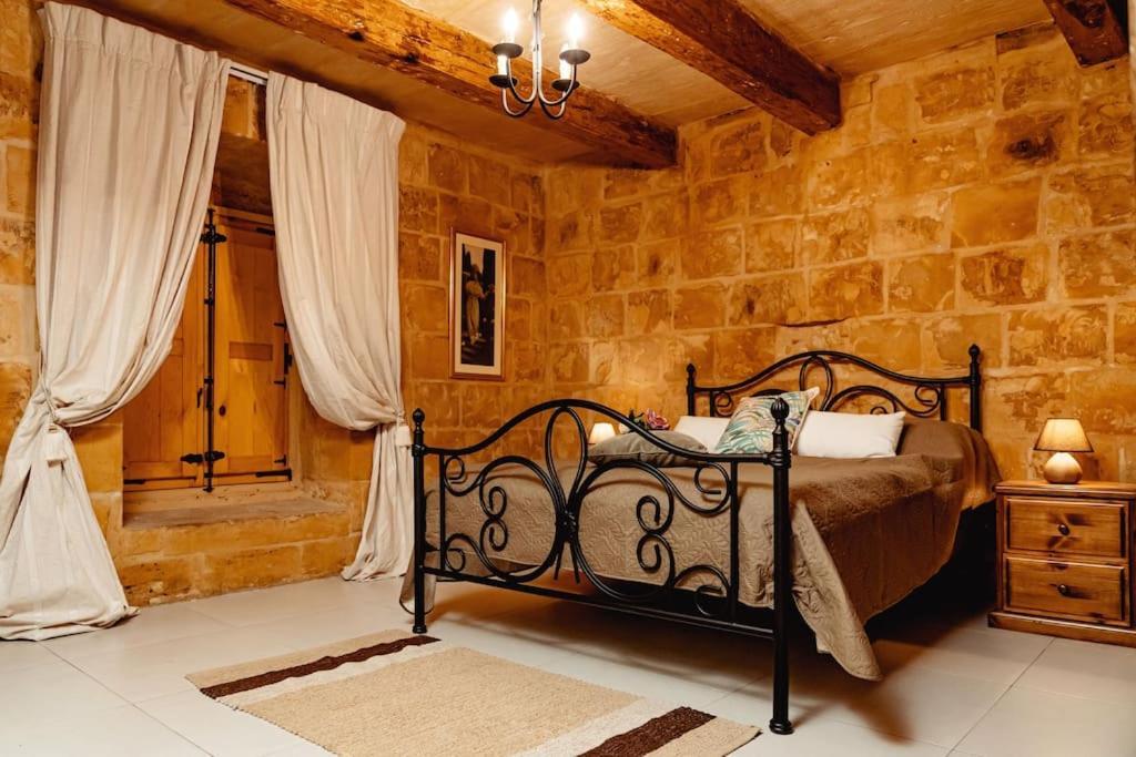 Enchanting 2Bdr Townhouse In Valletta Centre! Luaran gambar